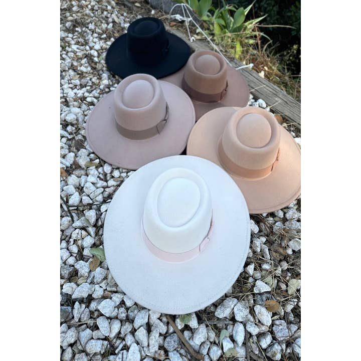 Queens INC - Wholesale Fedora - Women's - Wide Brim in faux felt Boater Hat
