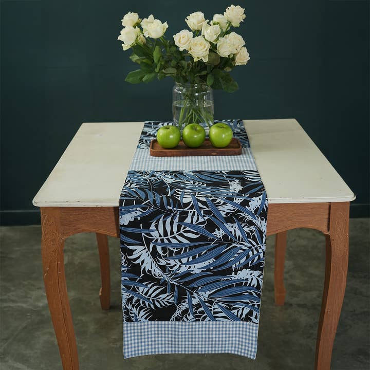 NOUVEAU | Chemin de table 59" | Bleu Noir pour la vente par Balizen Direct from Bali