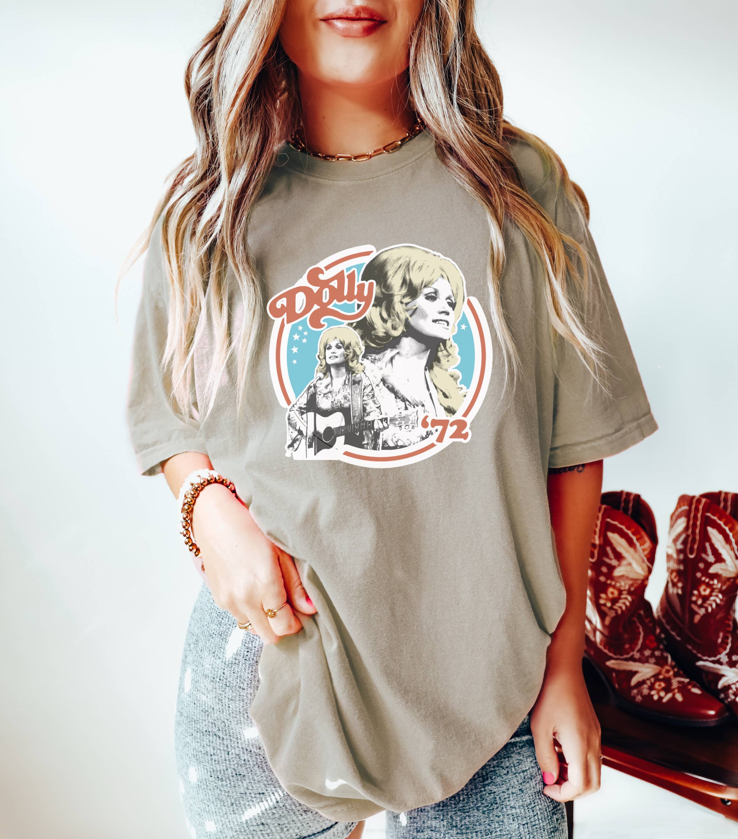 Not So Plain Jane Tshirts - Wholesale T-Shirt (Graphic) - Women's - Vintage 72 Dolly, Country Music, Comfort Tee4