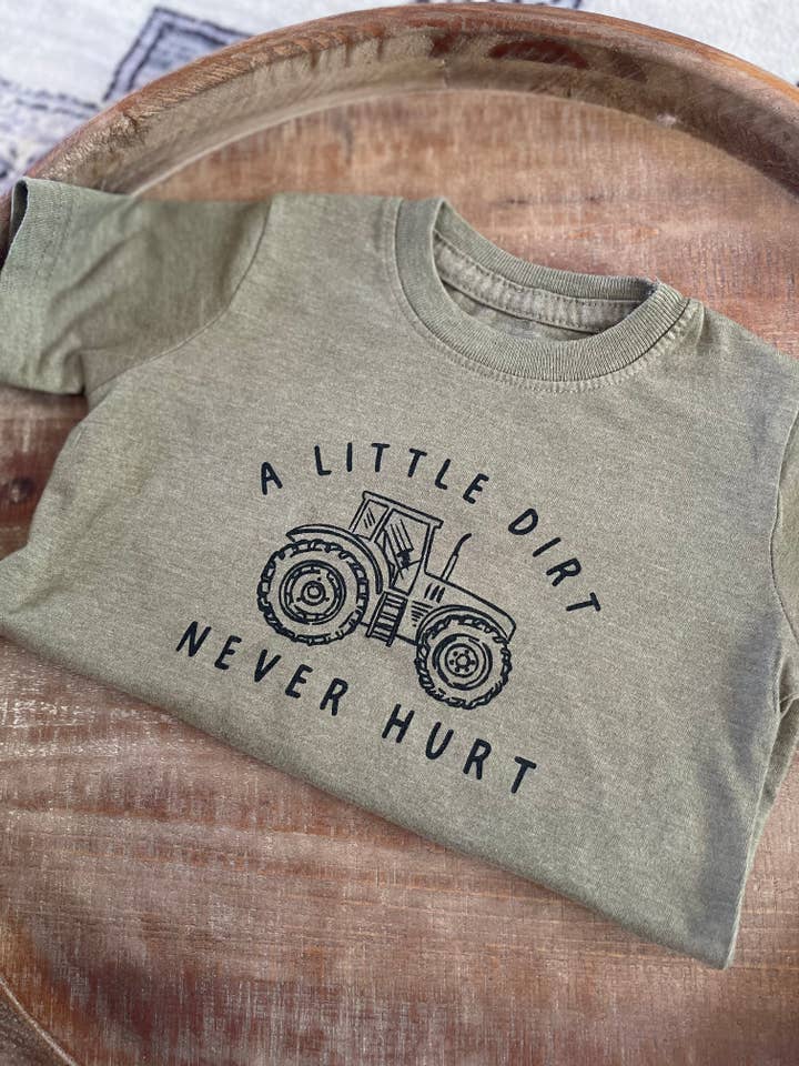 Ginger And Thread - Vente T-shirt sérigraphié – enfant - T-shirt de tracteur pour enfants en bas âge, T-shirt A little Dirt Never Hurt
