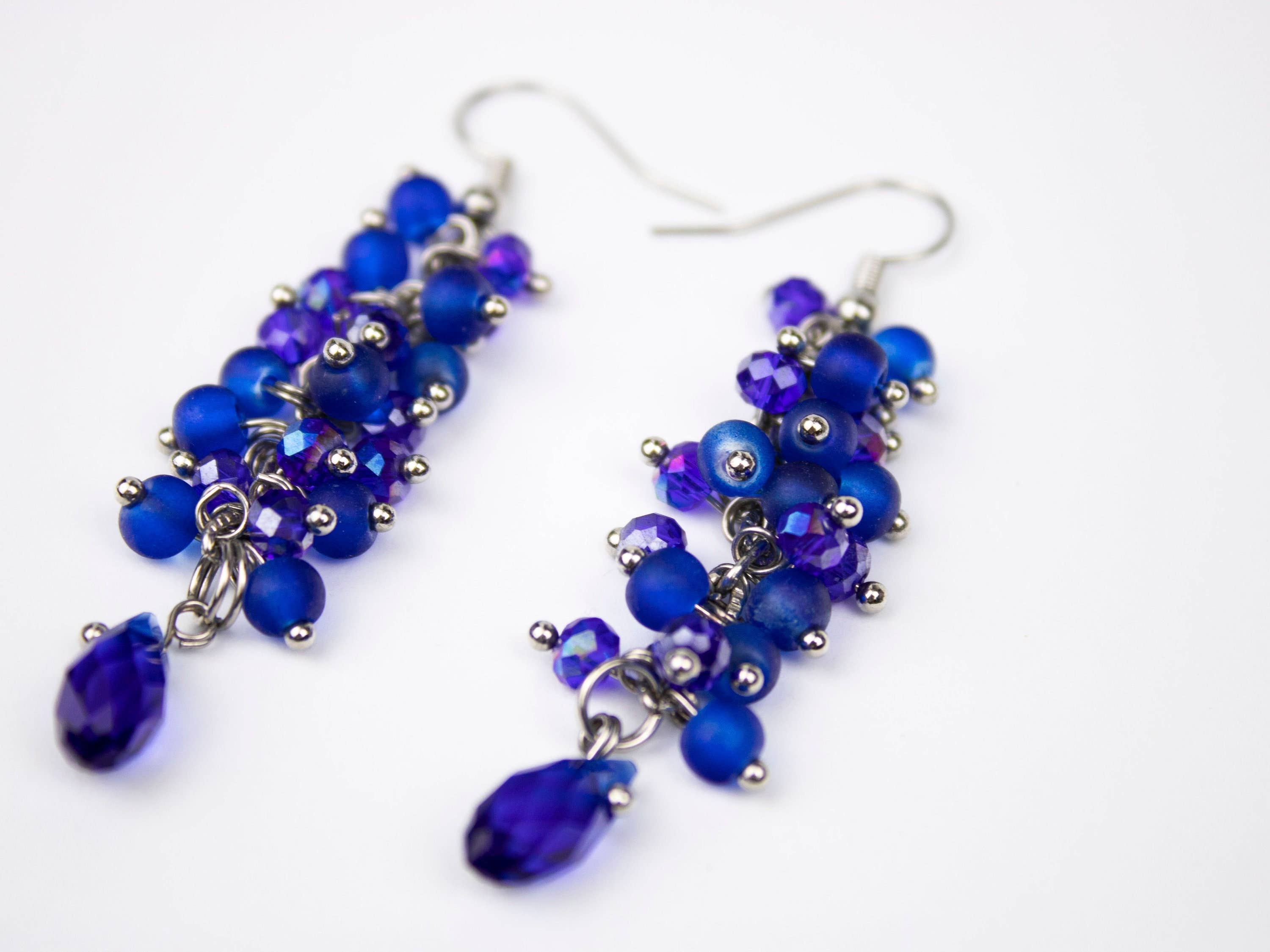 Ninolia - Venta al por mayor Pendientes colgantes - Pendientes azul oscuro con cuentas de vidrio y pendientes de racimo de cuentas de cristal en tonos azules ahumados gotas estilo formal9