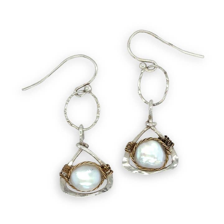 Brincos Drei Ecken Pearl E75133 por atacado de Art by any Means Jewelry