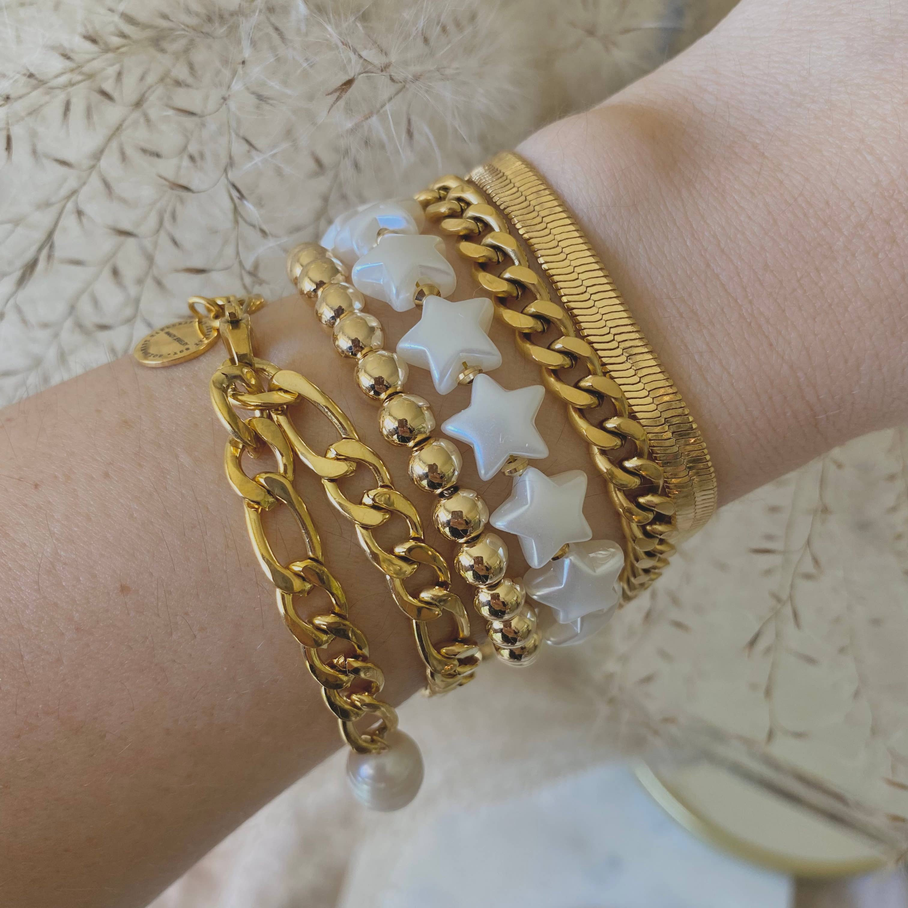 Amady Jewelry – wholesale Berlockarmband – Guldpläterat Figaro kedjearmband pärla 18k rostfritt stål4