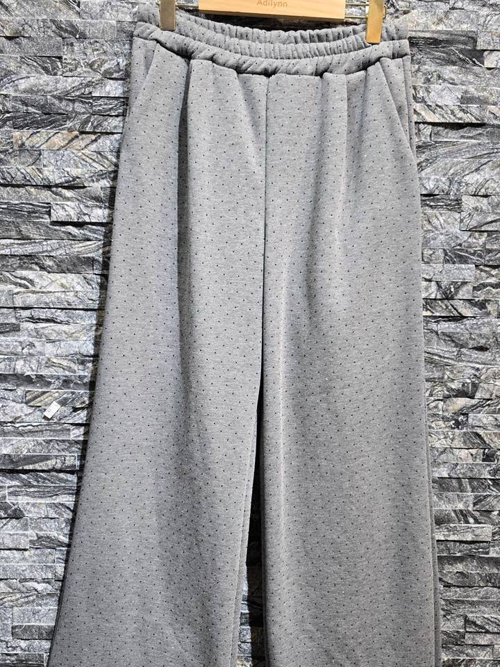 Pantalon jogging large à strass, taille élastique 24140 Gris pour la vente par Adilynn DAYMENTEX