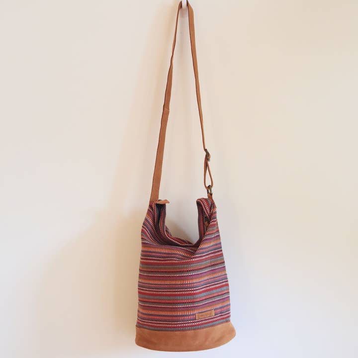 Ganapati – wholesale Axelväska - Dam – VÄVD röd dragkedja3