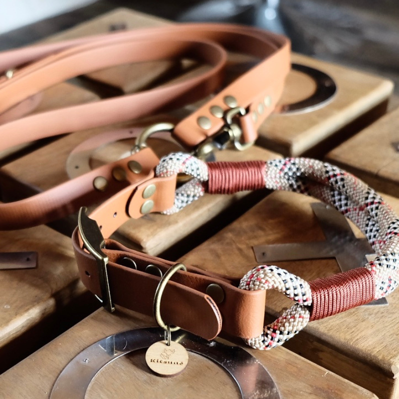 KITSUNE.DOG - Wholesale Pet Collar - Dog - Brown biothane bi-material dog collar and Tartan paracord2