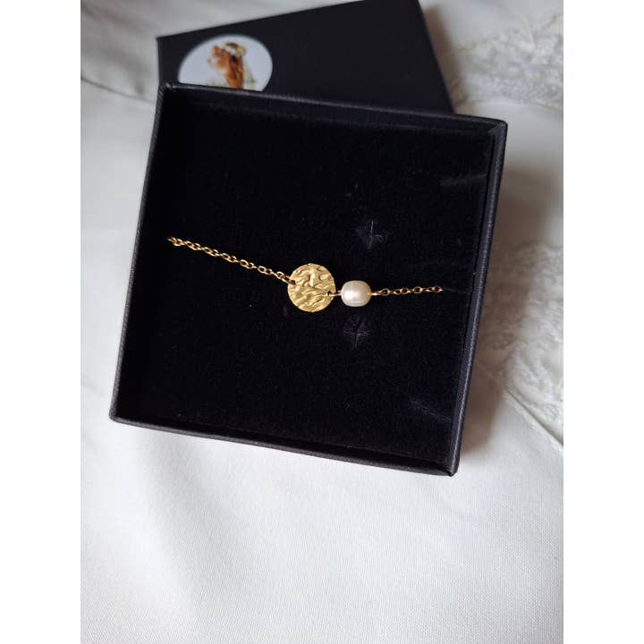 L'atelier du 6 - Wholesale Charm/Dangle Bracelet - Bridal bracelet - cream cultured pearl - hammered sequin.3