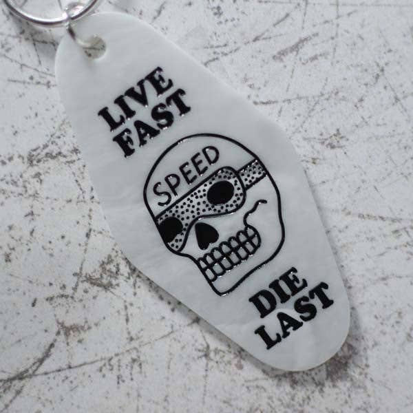Rock And Rose Motel - Wholesale Keychain - Unisex - Speed Live Fast Die Last Motel Keychain2