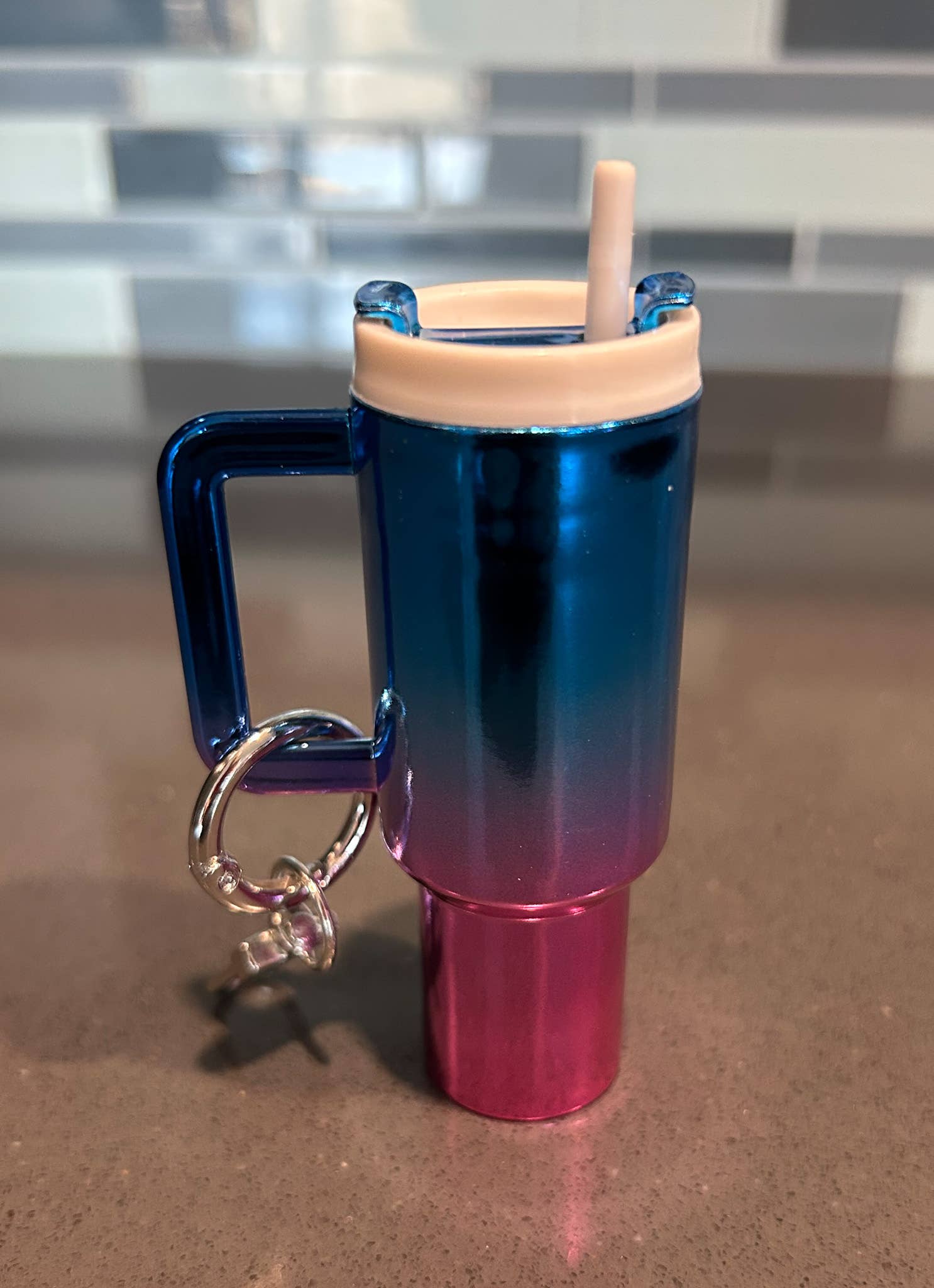 JILLIAN INK LLC - Wholesale Keychain - Women's - Chrome Ombre Plastic Tumbler Keychain with Removable Lid1