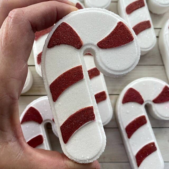 Runway Mama - Wholesale Bath Bomb/Fizz - Candy Cane Bath Bomb