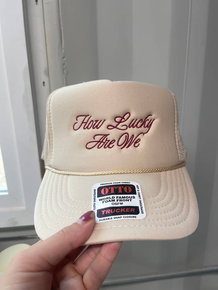 Chapeau How Lucky Are We | MOUSSE & TOILE pour la vente par Charlie Grey