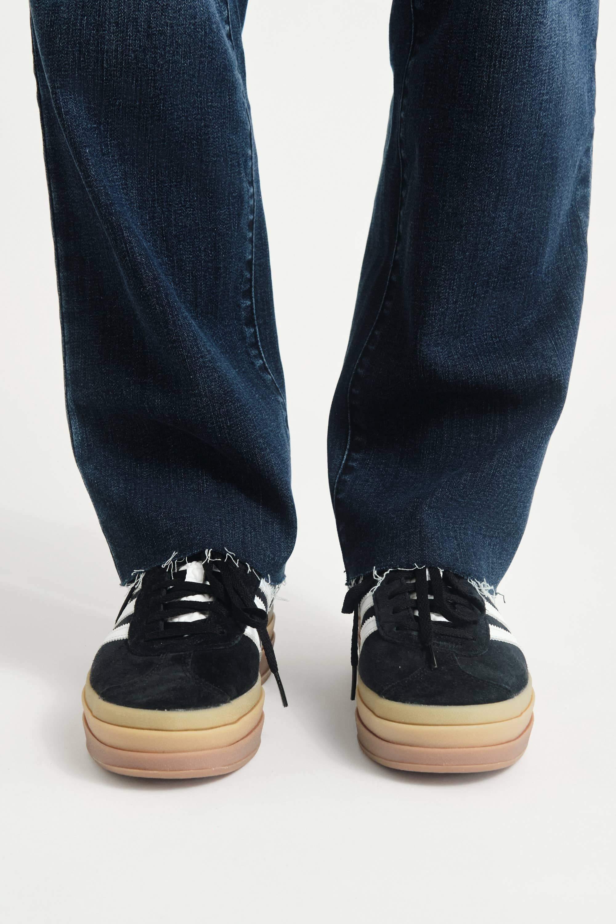 1822 Denim - Wholesale Jeans - Women's - 30" Shapewear Straight Leg Jean w/ Raw Hem in Grayden10