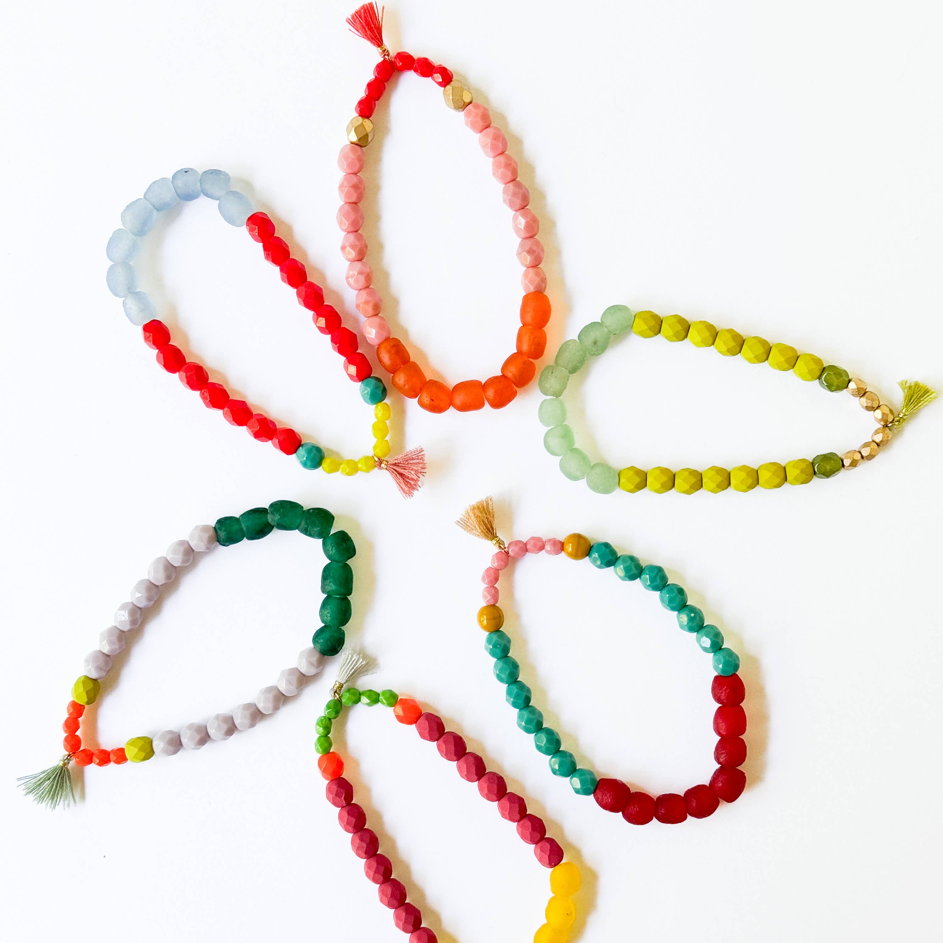 Nest Pretty Things - Vente Bracelet de perles - Bracelet en verre africain recyclé multicolore et perles mélangées 6