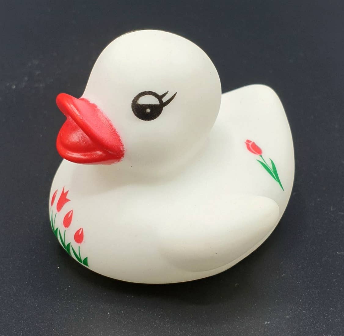 TRAAGOODS.COM - Wholesale Decorative Figurine - Dutch Ducky Tulips 5 cm1