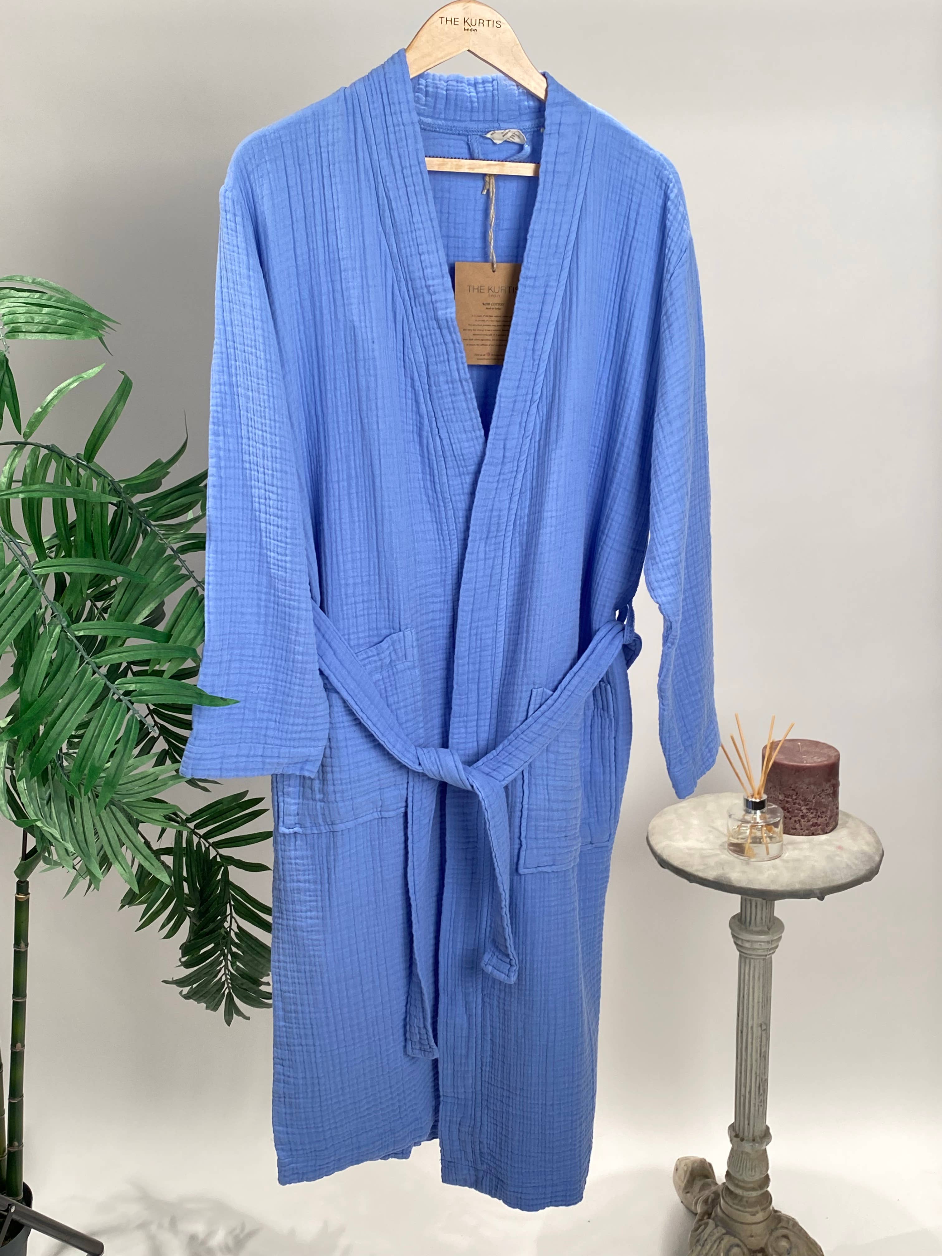 The Kurtis London – Großhandel Bademantel – Damen – 100 % Baumwolle Musselin Bademantel, Morgenmantel, Mullstoff, Himmelblau1