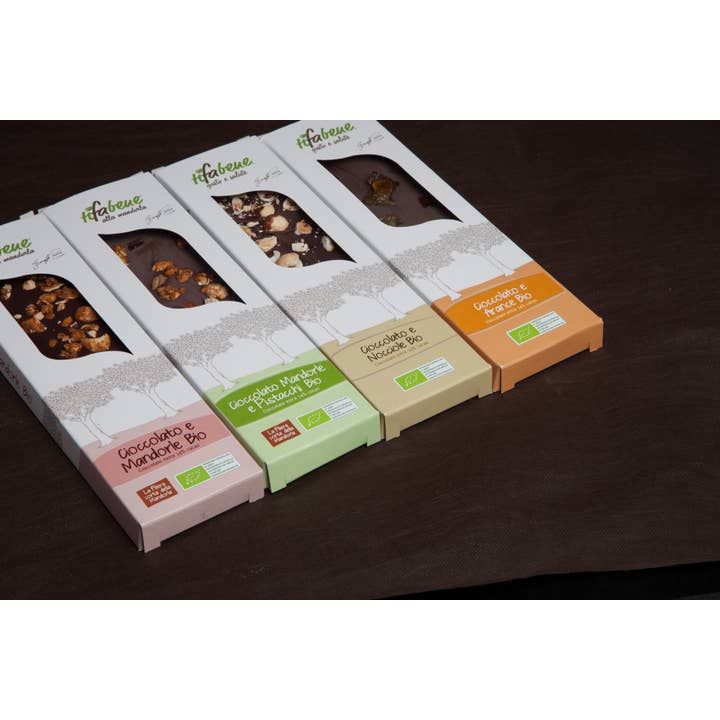 Le deliziose pasticceria sas Ti fa bene bio - Wholesale Chocolate Bar - Extra chocolate bar with almonds and pistachios1