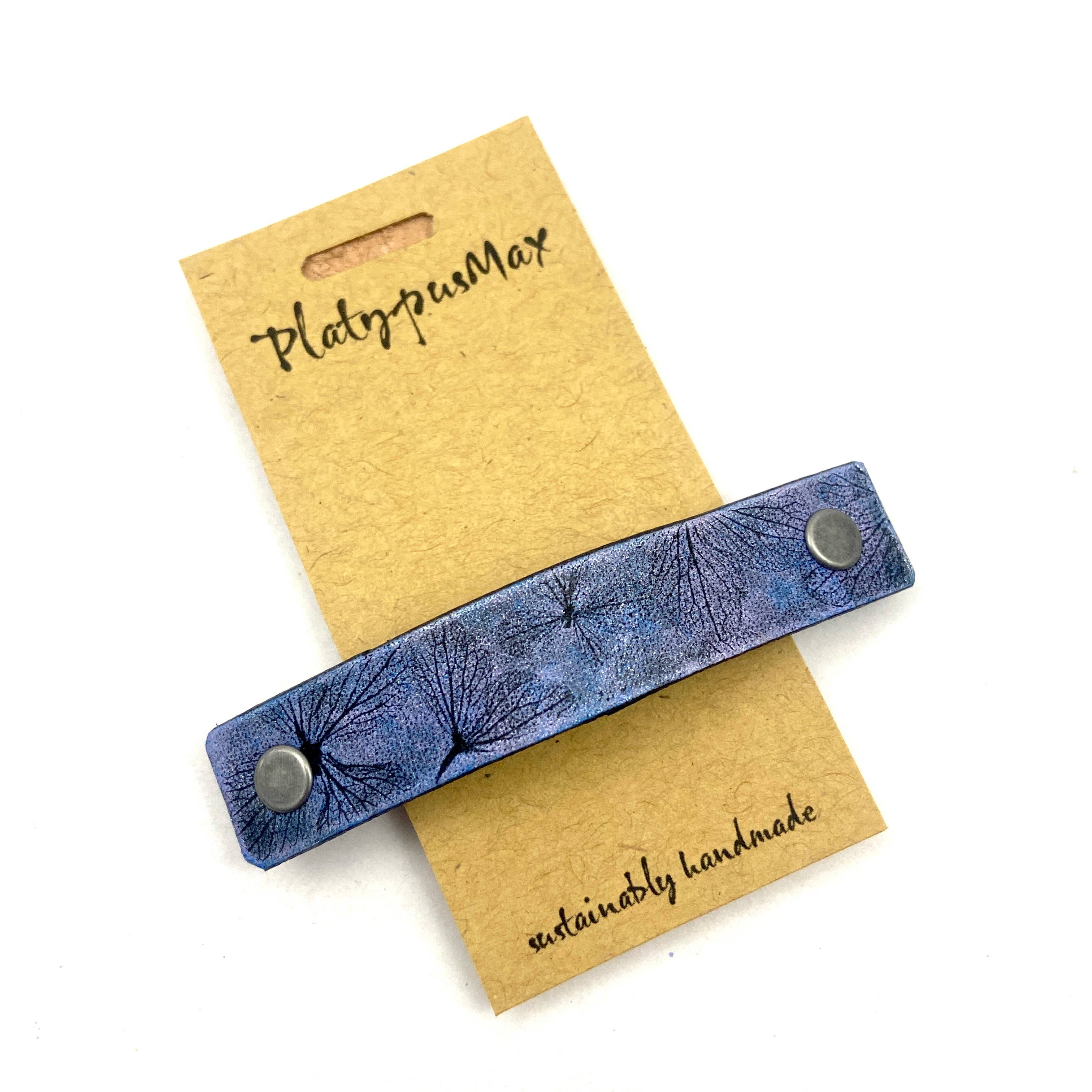 PlatypusMax – Engroshandel Hårspænde – Kvinder – Blå Hydrangea Blomster Præget Læder Hår Barrette3