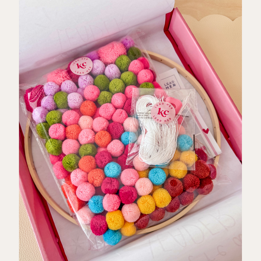 Kids Crafts, LLC. – Engroshandel DIY-hobbysæt – Børn – Pom-Pom Mobil DIY-sæt – Sjovt og nemt håndværk for børn5