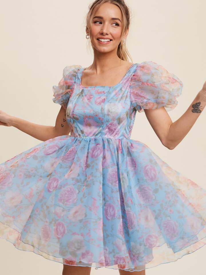Mini-Kleid aus Organza mit Blumenmuster und Puffärmeln für den Großhandel von Listicle