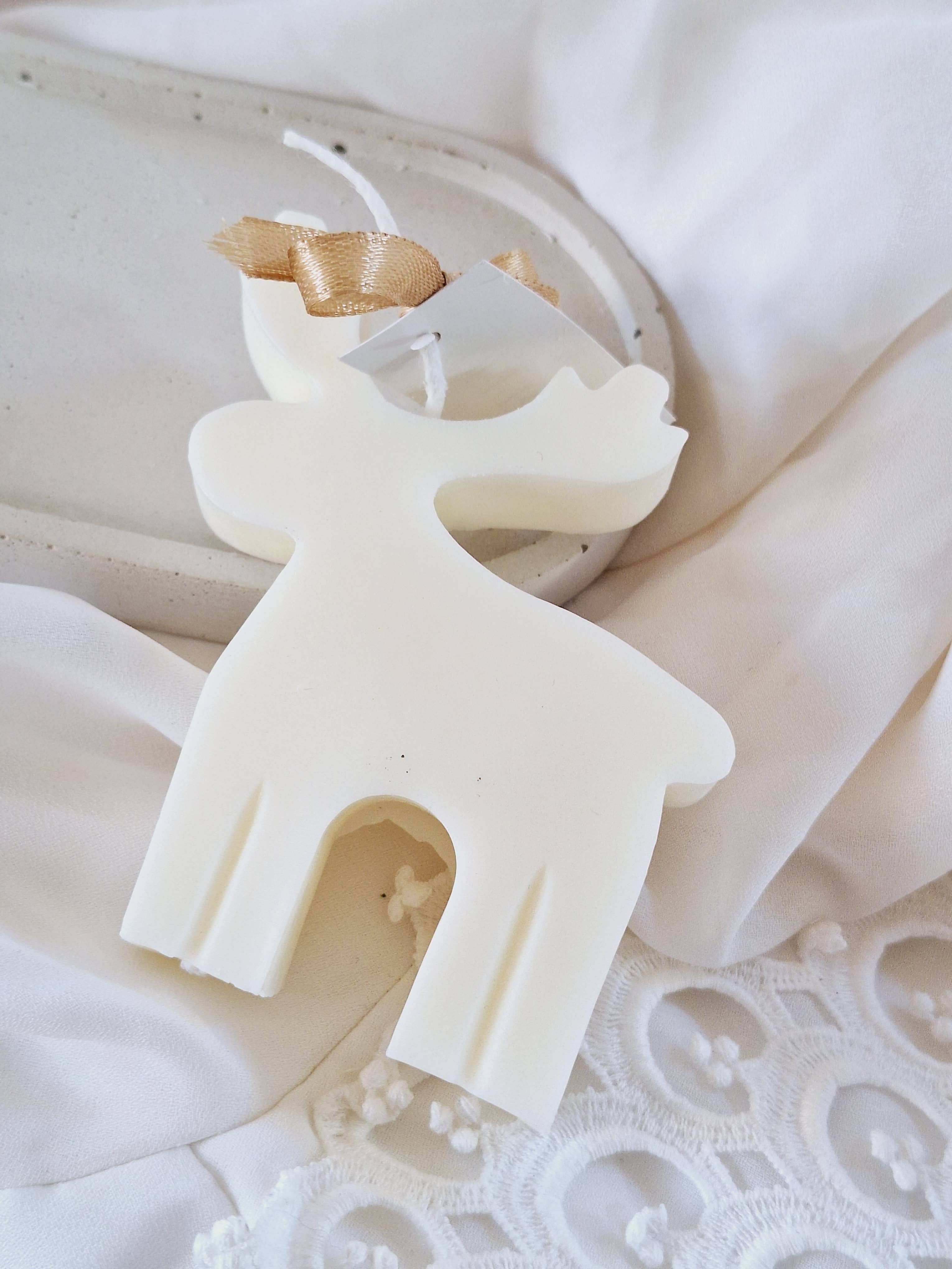 Your Nice Things - Candles - - Wholesale Novelty Candle - Reindeer Soy Wax Christmas Candle1