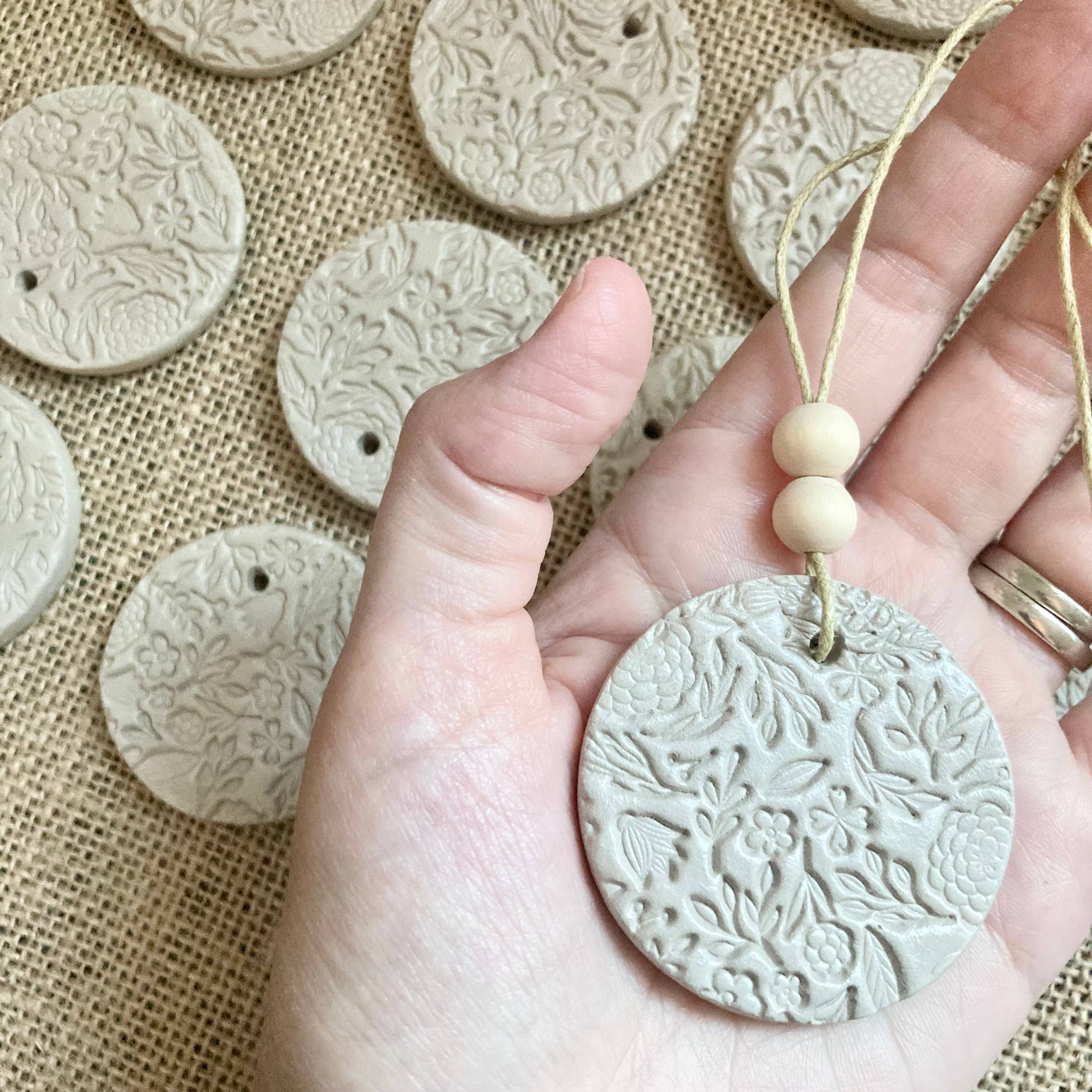 8 o'clock LINEN CO. - Wholesale Reed Diffuser - Clay Essential Oil Diffuser4