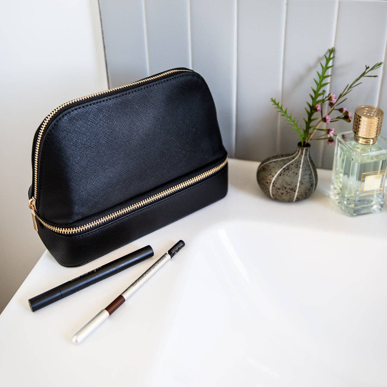 YOUZEY - Wholesale Makeup/Cosmetic Bag - Jetsetter - The Curved Cosmetic Bag with Jewelry Organizer2