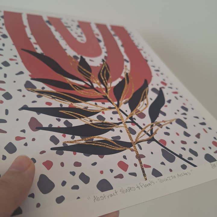 Impressão de Arte Assinada Arcos de Terrazzo com Formas e Florais 20x25 cm por atacado de Gen Aumonier Art