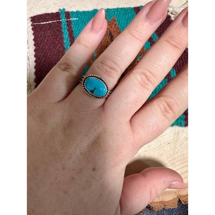 Nizhonitradersllc - Wholesale Cocktail/Statement Ring - Beautiful Navajo Sterling Silver & Turquoise Single Stone Ring Signed