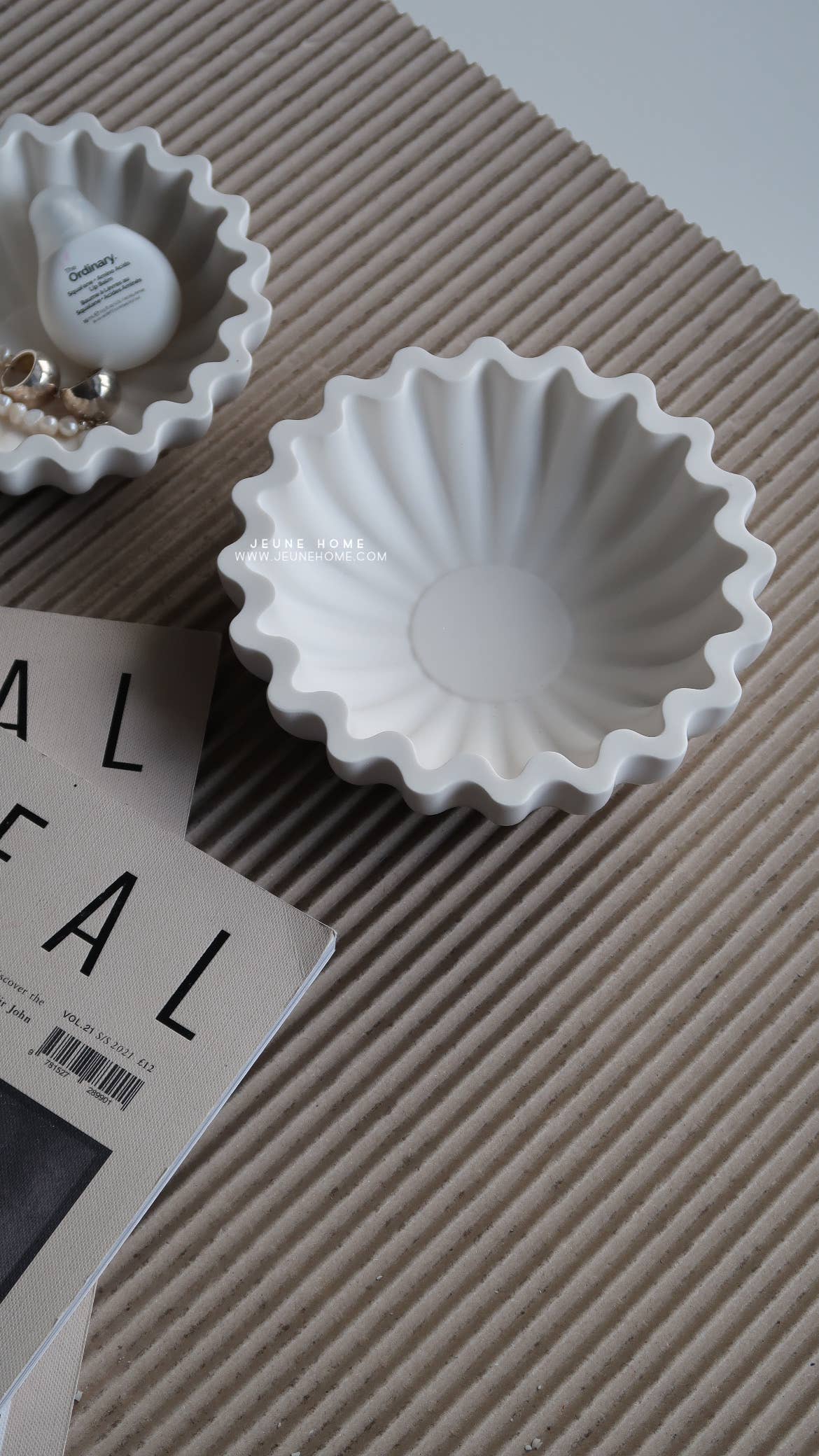Jeune Home - Wholesale Decorative Tray - Scalloped ruffle wavy bowl - Elegant Trinket & Key Holder1