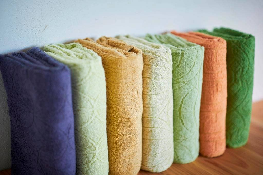 kålgrön thies 1856 ® x Fukuroya Shizuku Handduk Fickhandduk naturligt färgad kålgrön för wholesale på Faire2