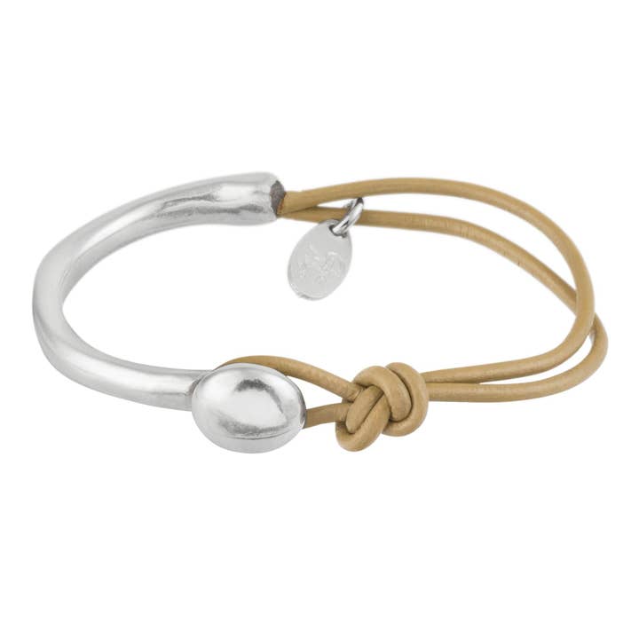 Fine Basic Silver and Leather Bracelet in Cream Leather Zamak for wholesale by Gloria Mago