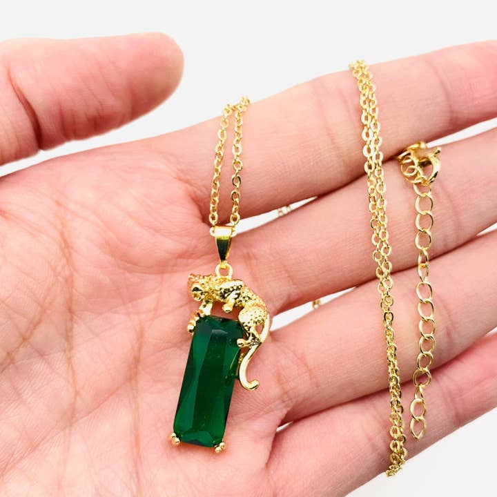 Green Glass Leopard Pendant Necklace for wholesale on Faire