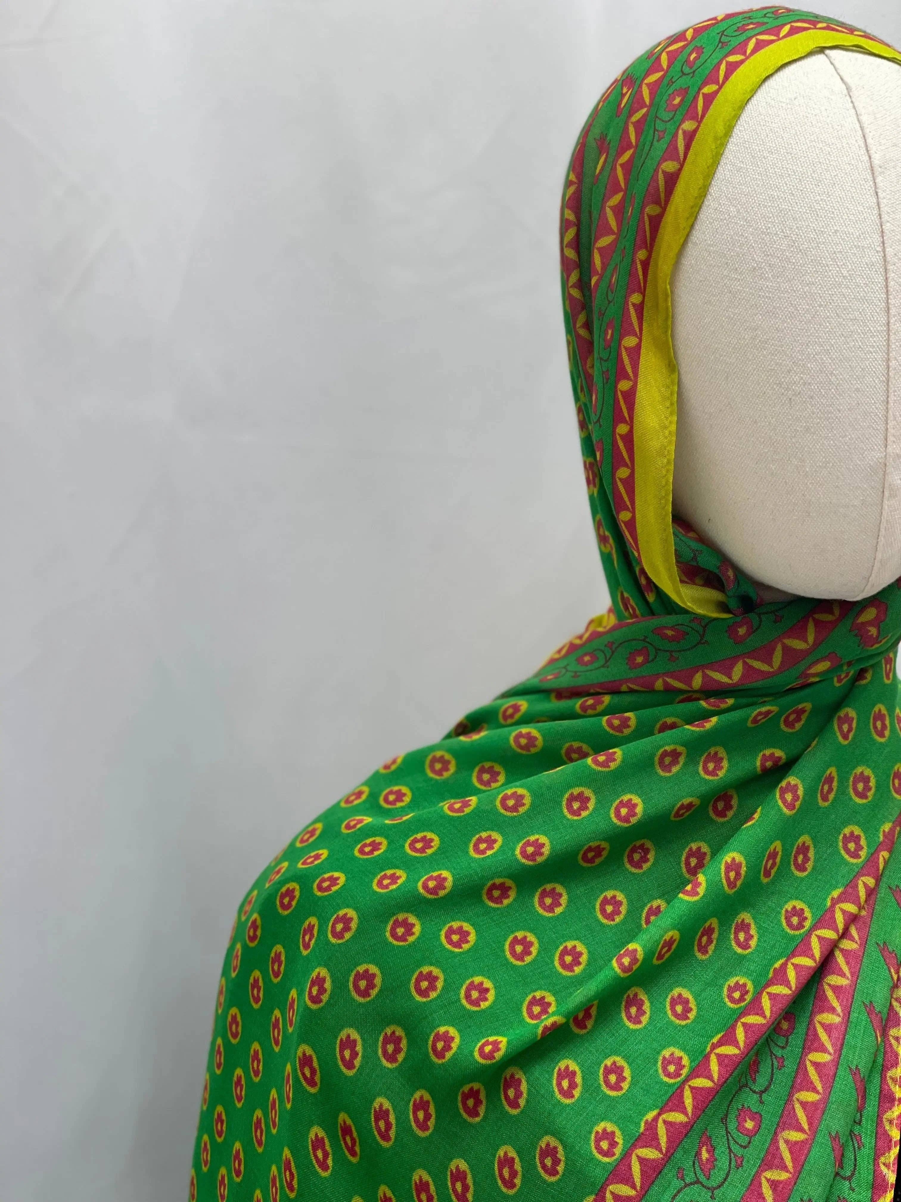 Palestinian Elegance - Wholesale Hijab - Women's - Elegant Comfort: Exclusive Printed Modal Hijab - Asba1