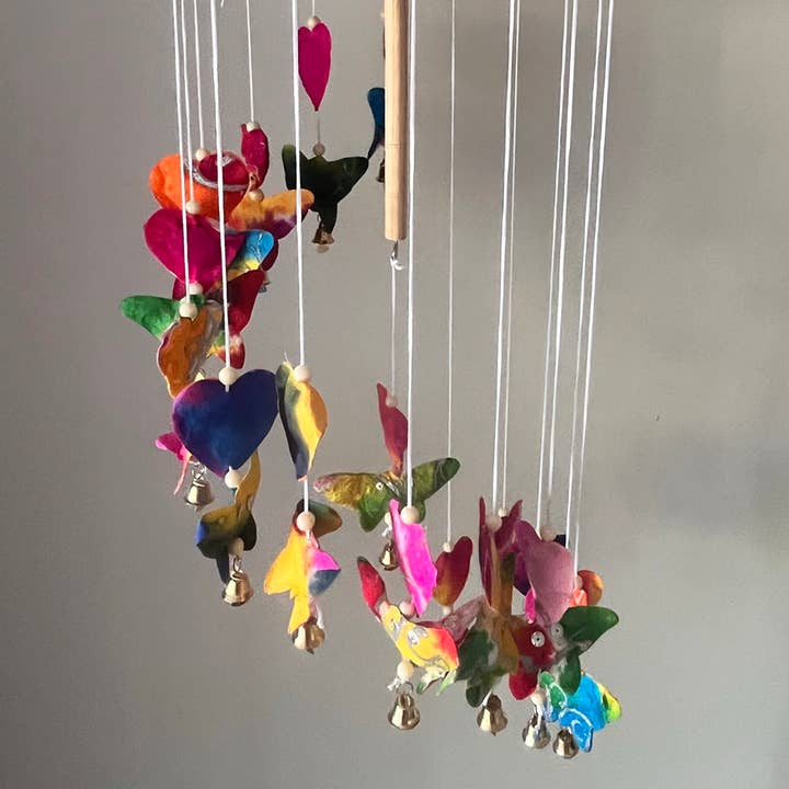 VIE - Vendita all'ingrosso Decorazione mobile - Mobile artigianale in carta di gelso, cuore e farfalla, 50x20 cm4