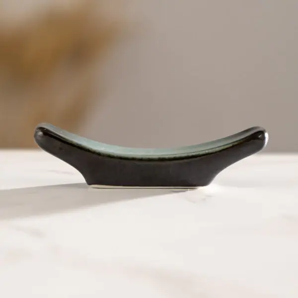 Urban Tokyo – Großhandel Löffelablagen – Essstäbchenablage aus Porzellan aus der Seikai-Serie, 2,5 Zoll, L2