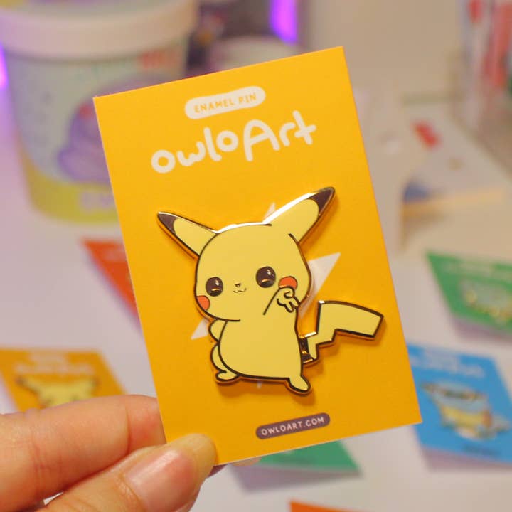 Spilla in smalto con posa da Gyaru Elettrica Carina ⚡️ per la vendita all'ingrosso da parte di owloArt