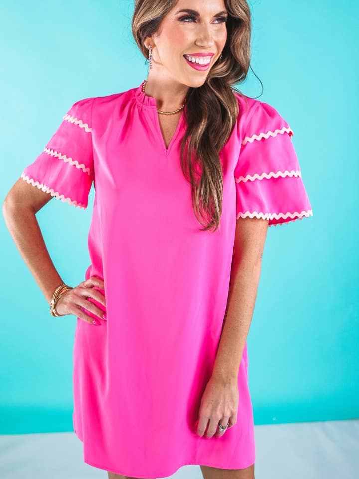 Kersten Ric Rac Jurk, Felroze voor wholesale door Jess Lea