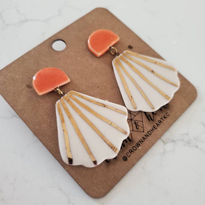 Boucles d'oreilles Shuttlecock pour la vente par Crown & Heart