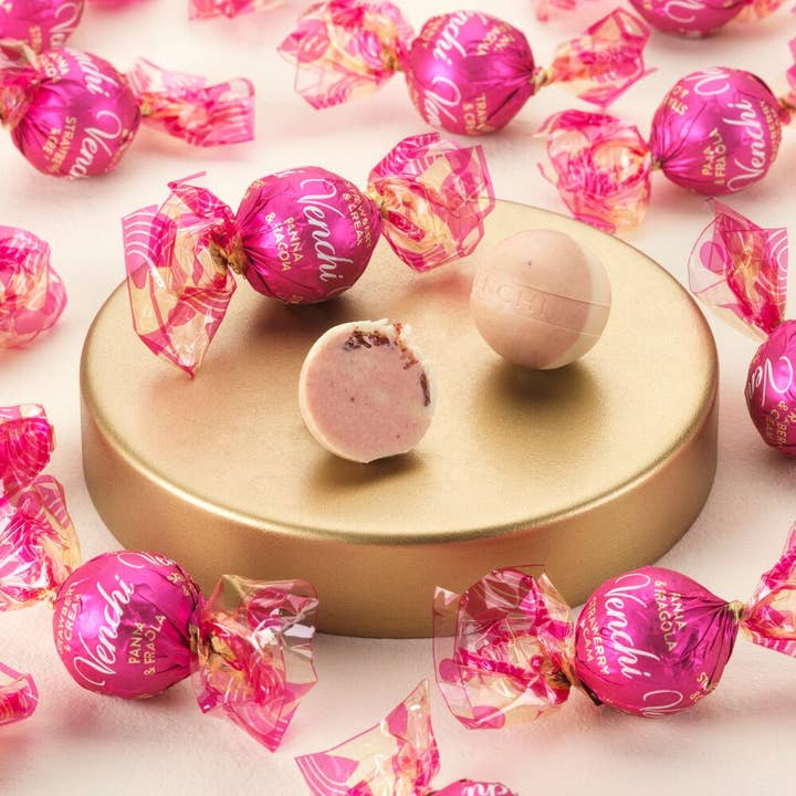 Strawberry & Cream Chocolate Crunch Pearls - Italian Gourmet for wholesale by Venchi