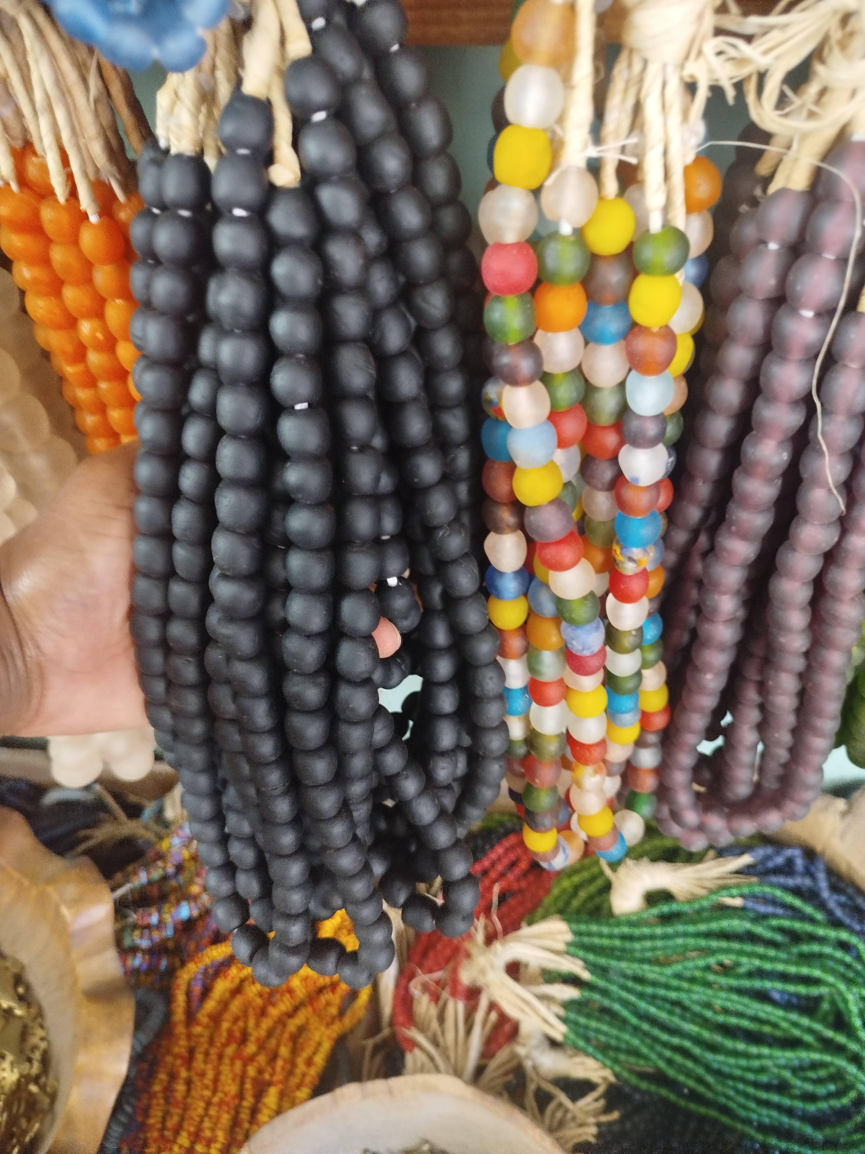 African Craft Collection - Vente Perle - Perle en verre recyclé en poudre du Ghana - Pour la fabrication de bijoux0