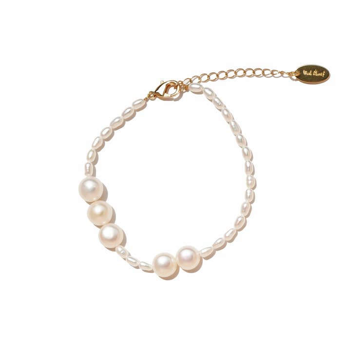 Elizabeth Bracelet Gift for wholesale by Val Naïf