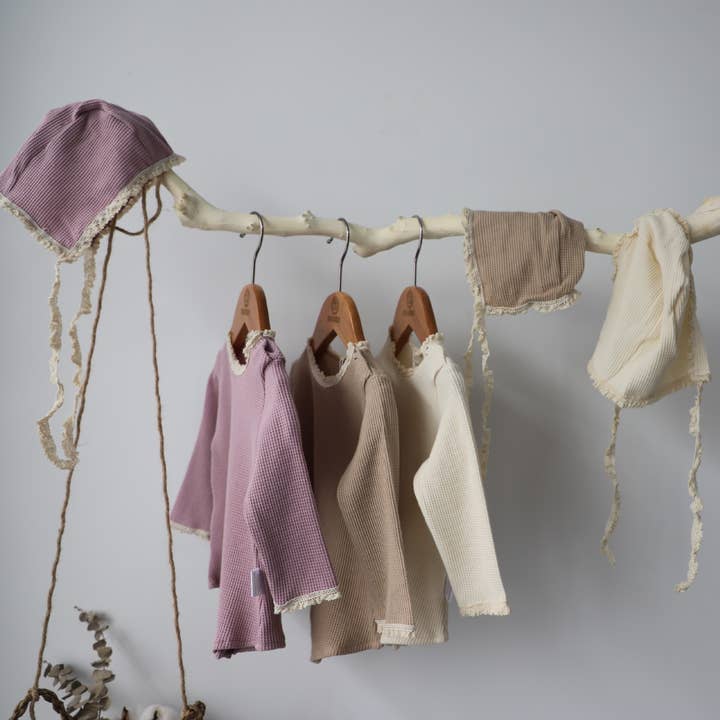 Annie & Charles - Wholesale Bodysuit (non-footed) – Baby - Annie & Charles® Premium Bodysuit with Beanie5