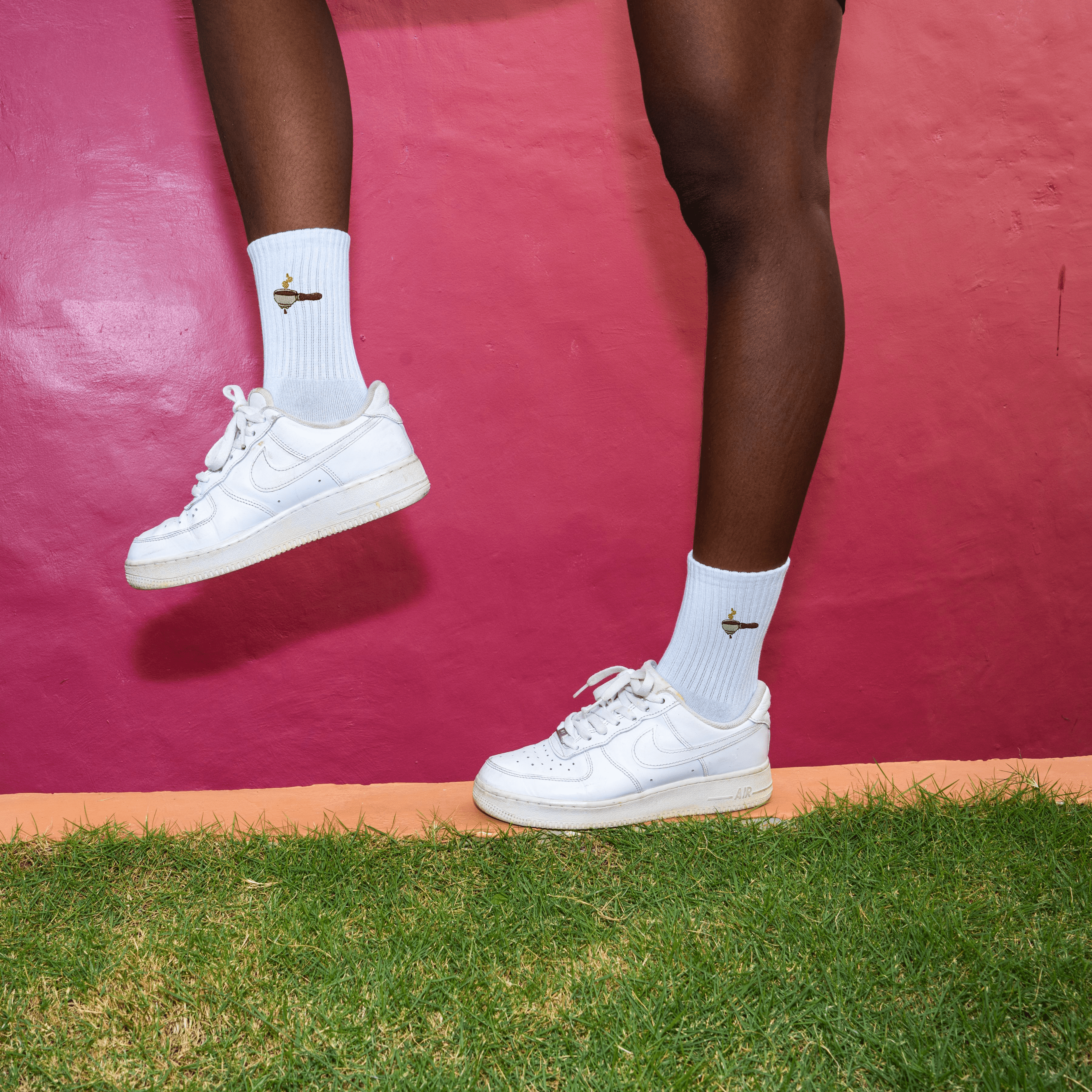 Made By Nami - Wholesale Socks - Unisex - 3 pairs of white socks with coffee motif2