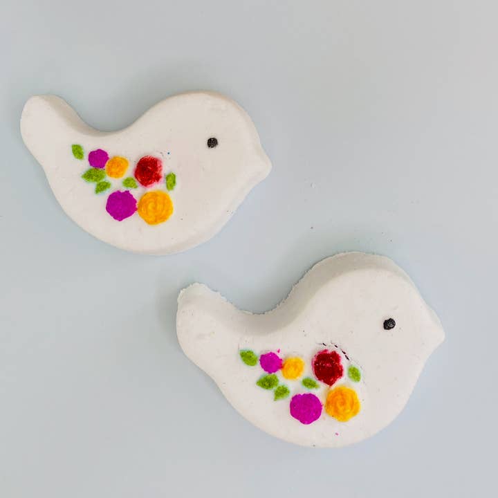 Heavenly Bubbles ā wholesale Bath bomb/fizz ā White Dove Rainbow Bird Bath Bomb Hidden Colour