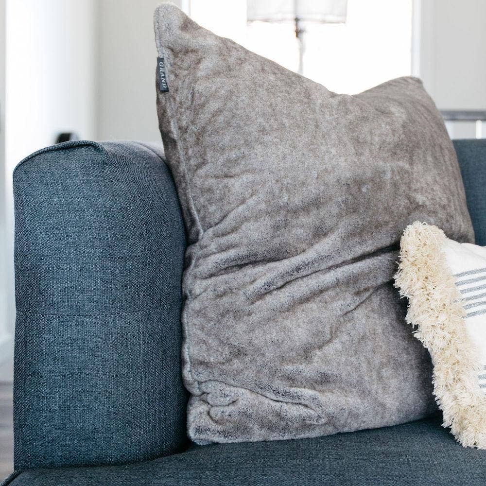 Saranoni - Wholesale Throw Pillow Cover - GRAND FAUX FUR 2-PACK EURO PILLOW COVERS17