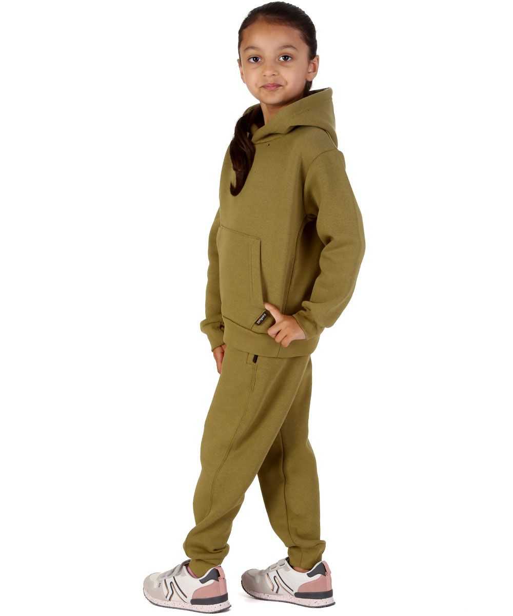 Olijfgroen Trendy Toggs kinderhoodie en joggingbroek trainingspak in olijfgroen voor groothandel op Faire2