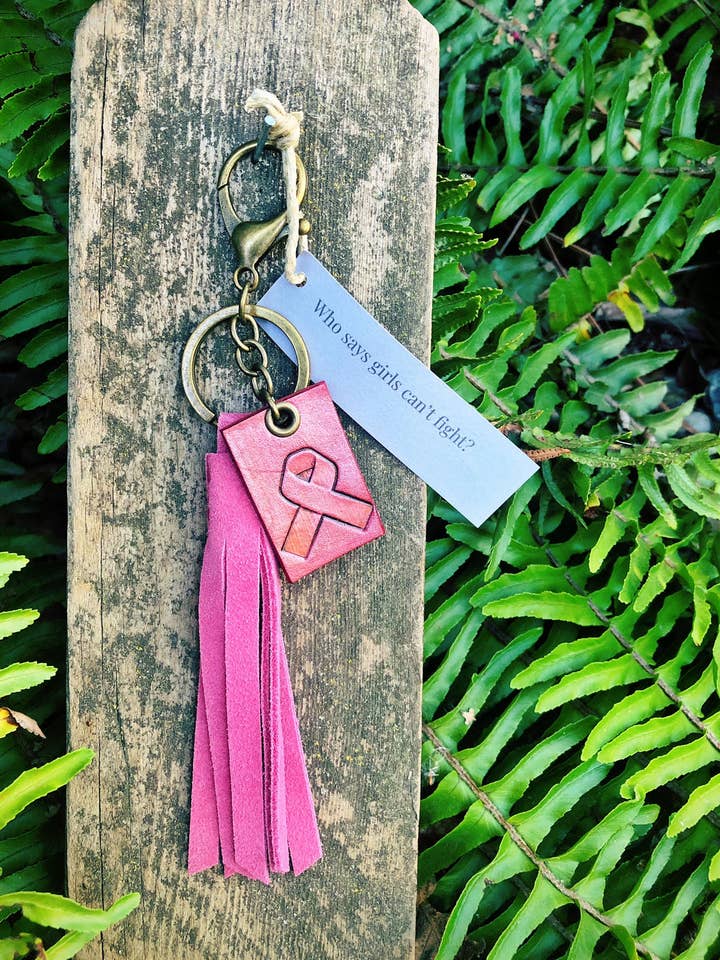 Porte-clés Pompon & Étiquette Cancer du Sein pour la vente par Rural Roots
