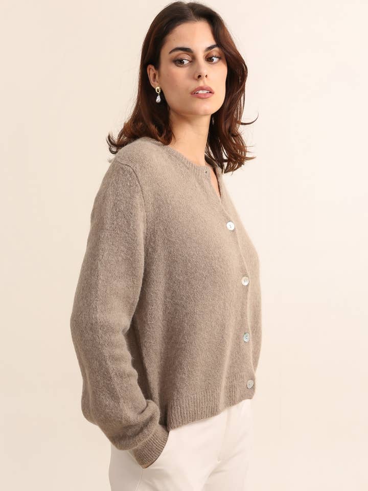 NAÏS PARIS - Wholesale Cardigan - Women's - SUPER FINE ALPACA SHORT BUTTON CREW NECK CARDIGAN