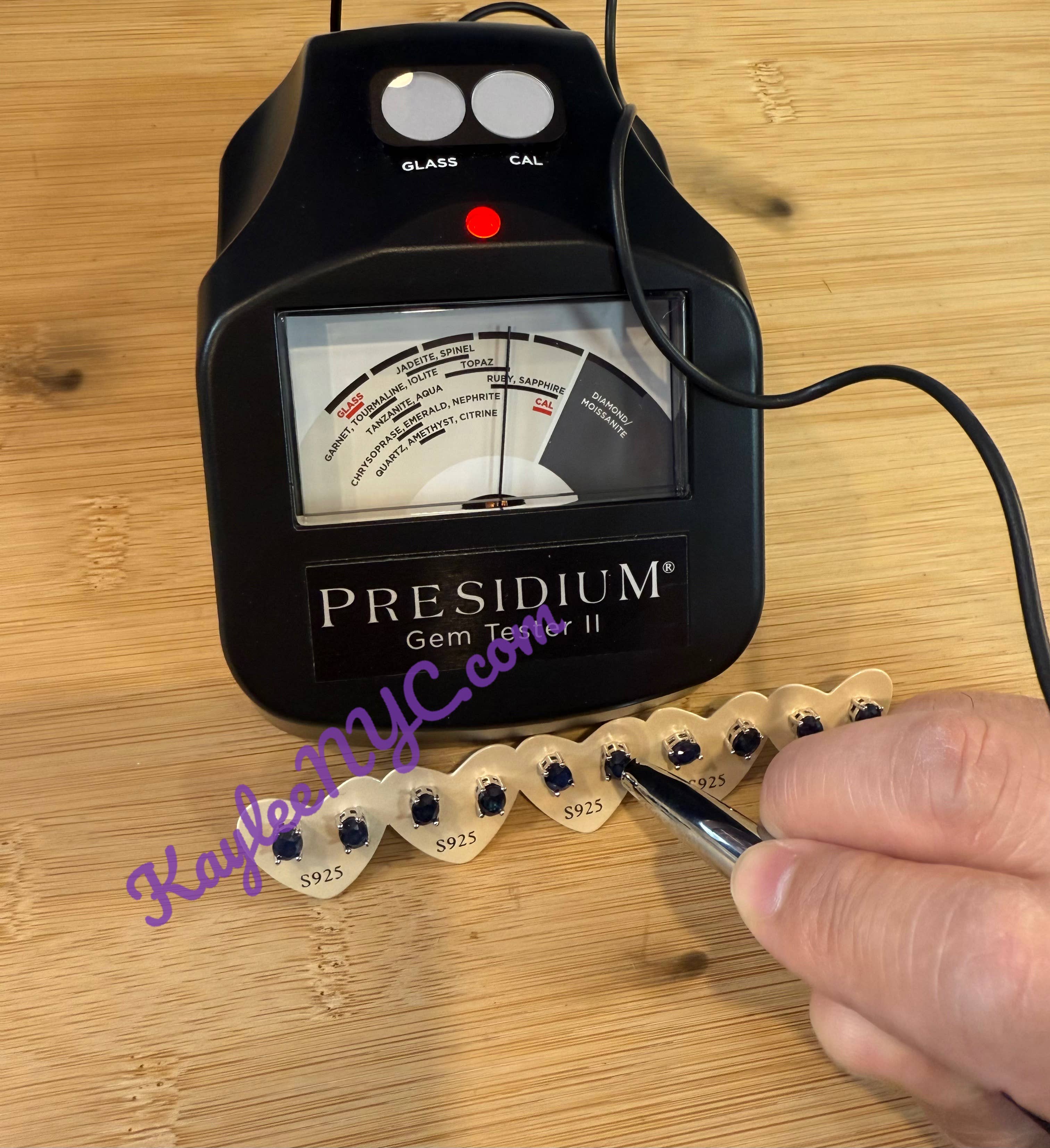 KayleeNYC – wholesale Solitärörhängen – Naturliga safirörhängen i sterlingsilver (925) 5x7 mm7