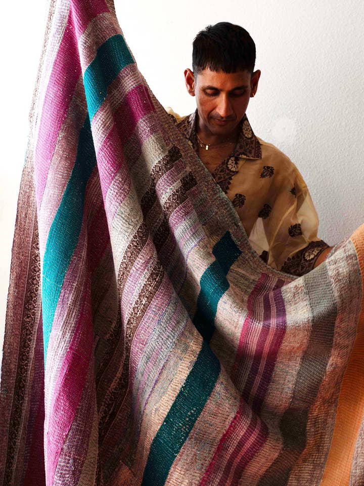 Couette / Tapis Shanti Kantha vintage pour la vente par Rameti studios